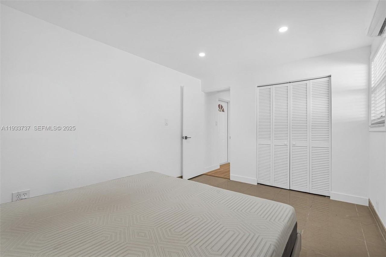 2419 Coolidge St #1 - Photo 5 of 30