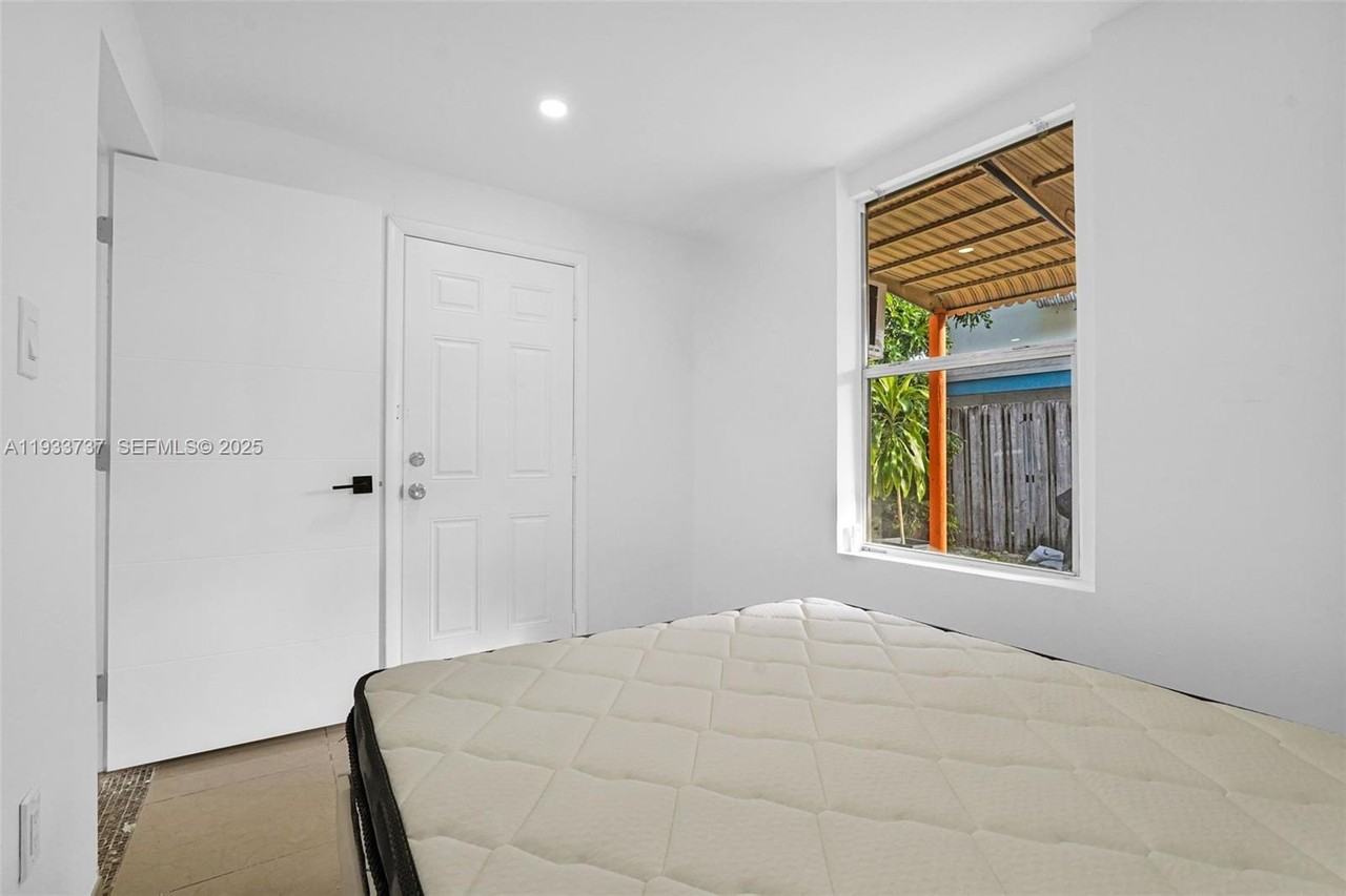 2419 Coolidge St #1 - Photo 7 of 30