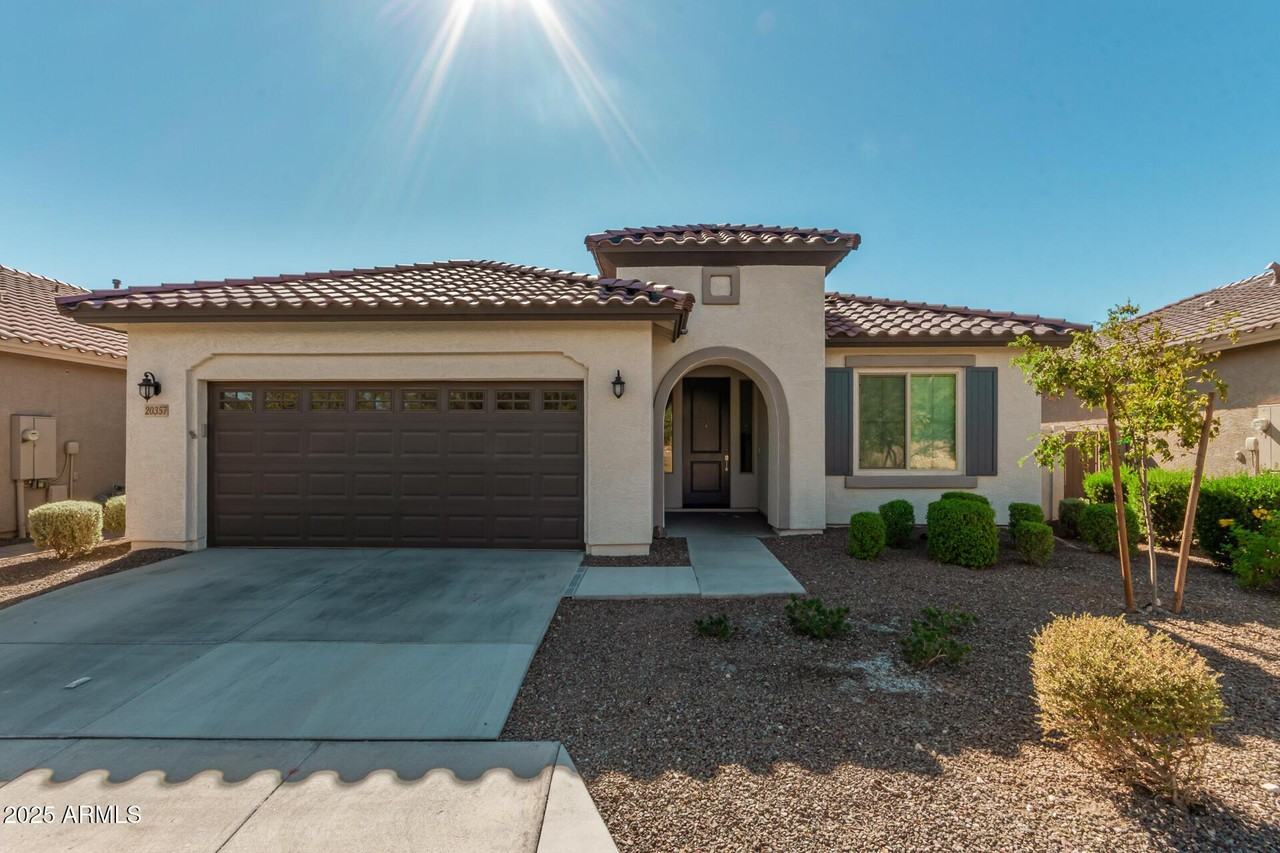 20357 W Hillcrest Blvd