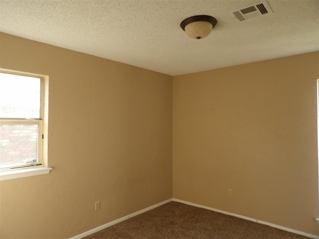 637 Nw 21st St - Photo 7 of 13