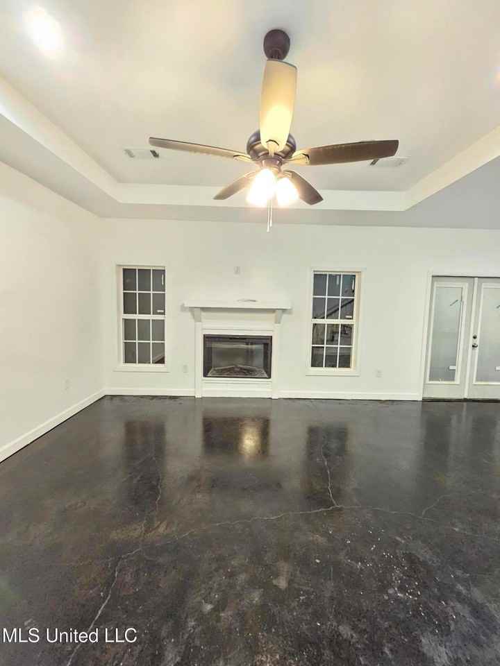 101 Brisco Drive - Photo 4 of 28