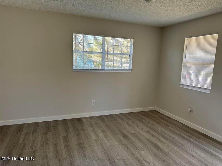 2306 Lewis Ave - Photo 5 of 9