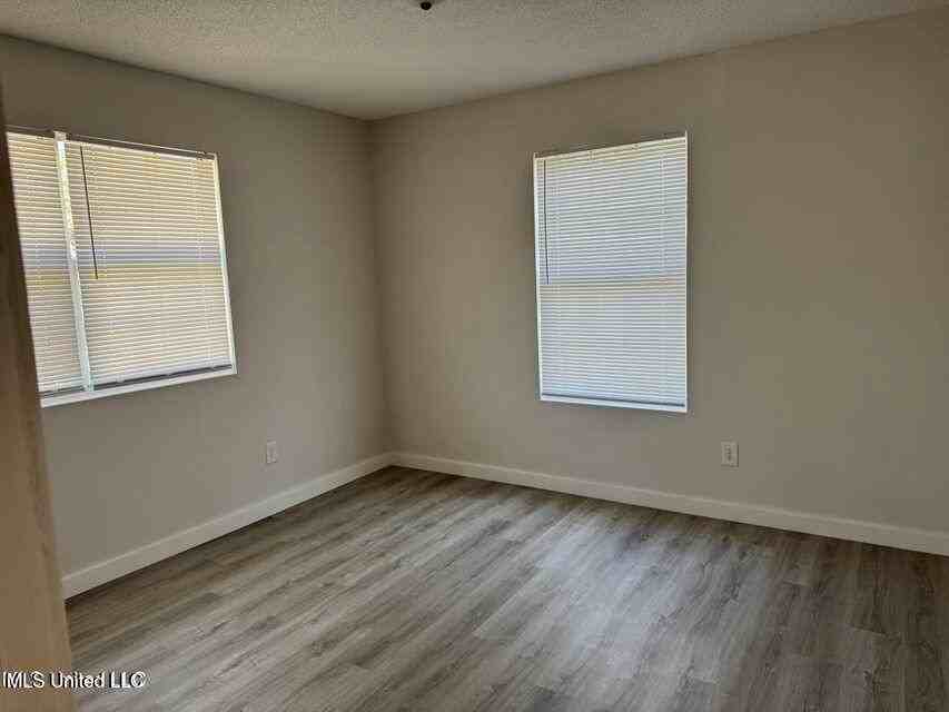 2306 Lewis Ave - Photo 6 of 9