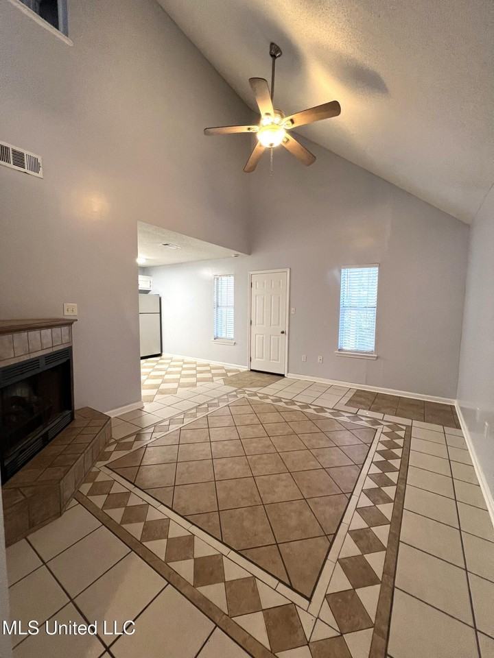 13385 Windsong Dr - Photo 3 of 14