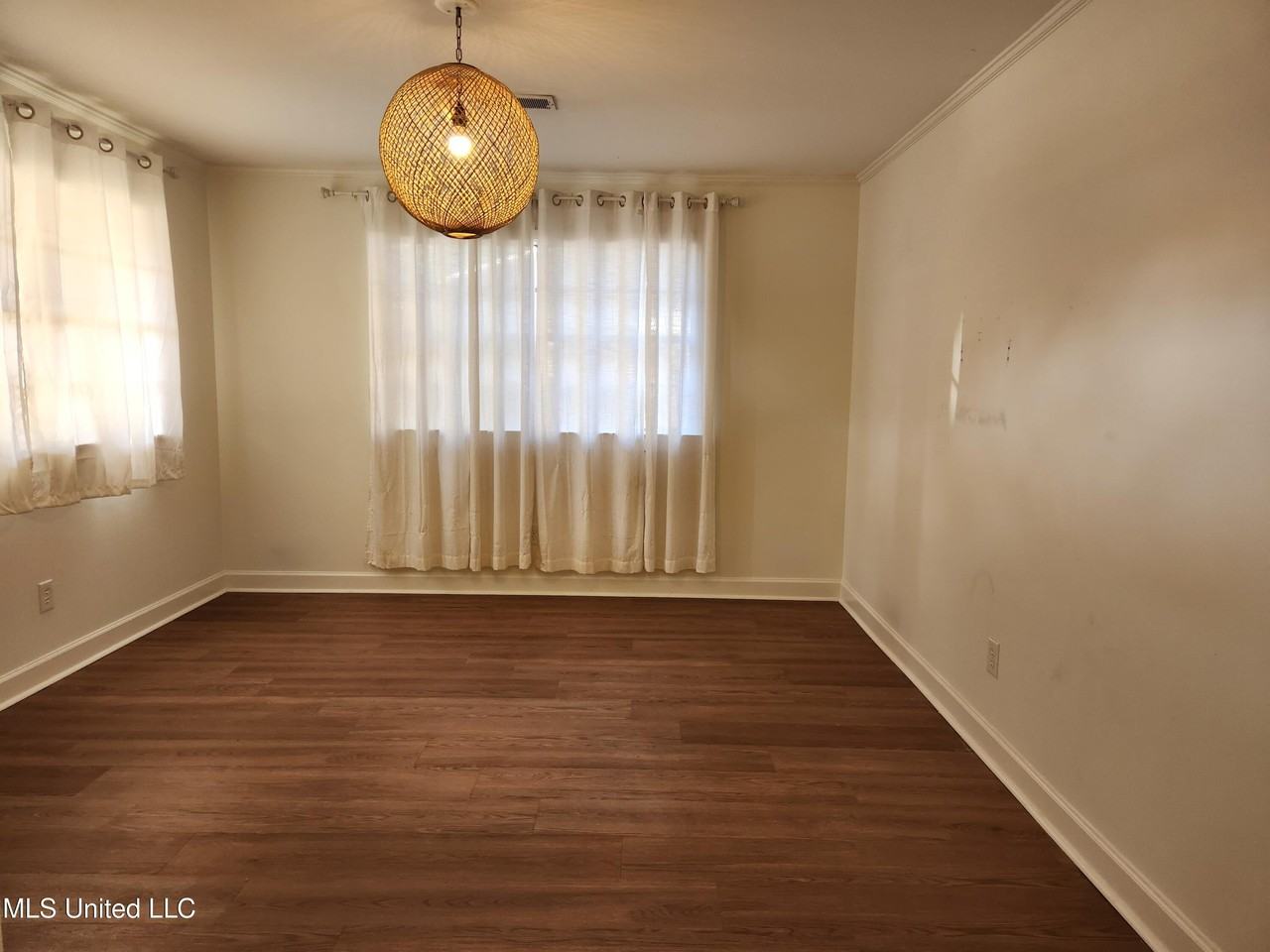 117 Roberts Cir - Photo 4 of 10