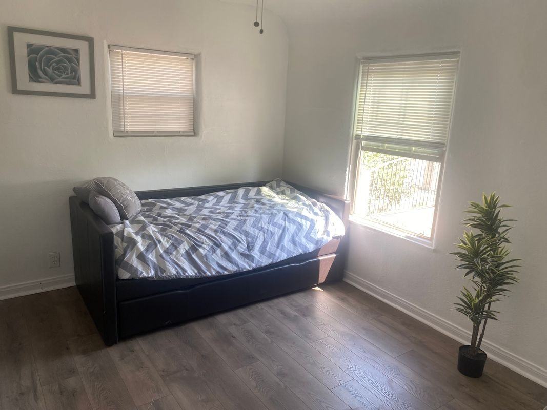 3519 E 8th St - Photo 6 of 9