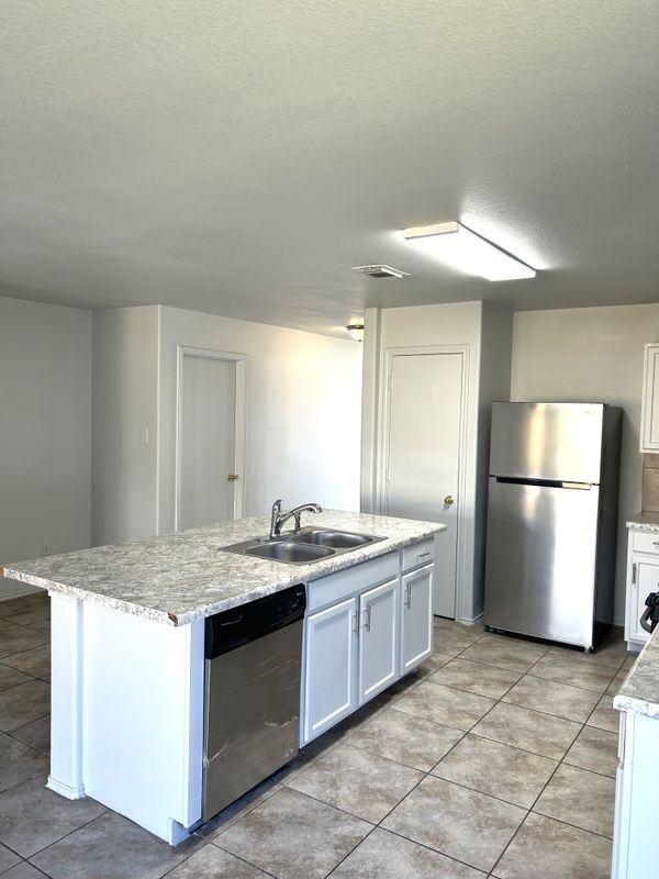 18702 Desert Marigold Dr - Photo 3 of 24