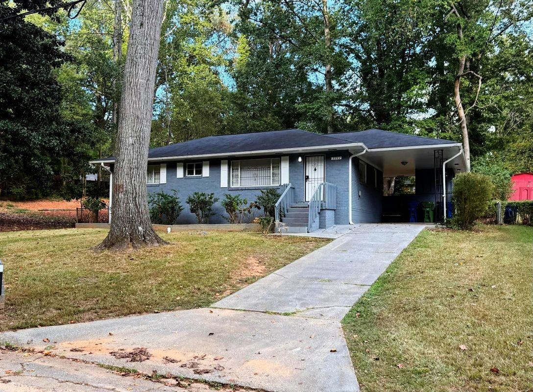 2262 Maxwell Dr Sw - Photo 2 of 48