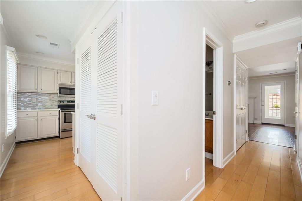 2103 Kristen Ct Se - Photo 4 of 29