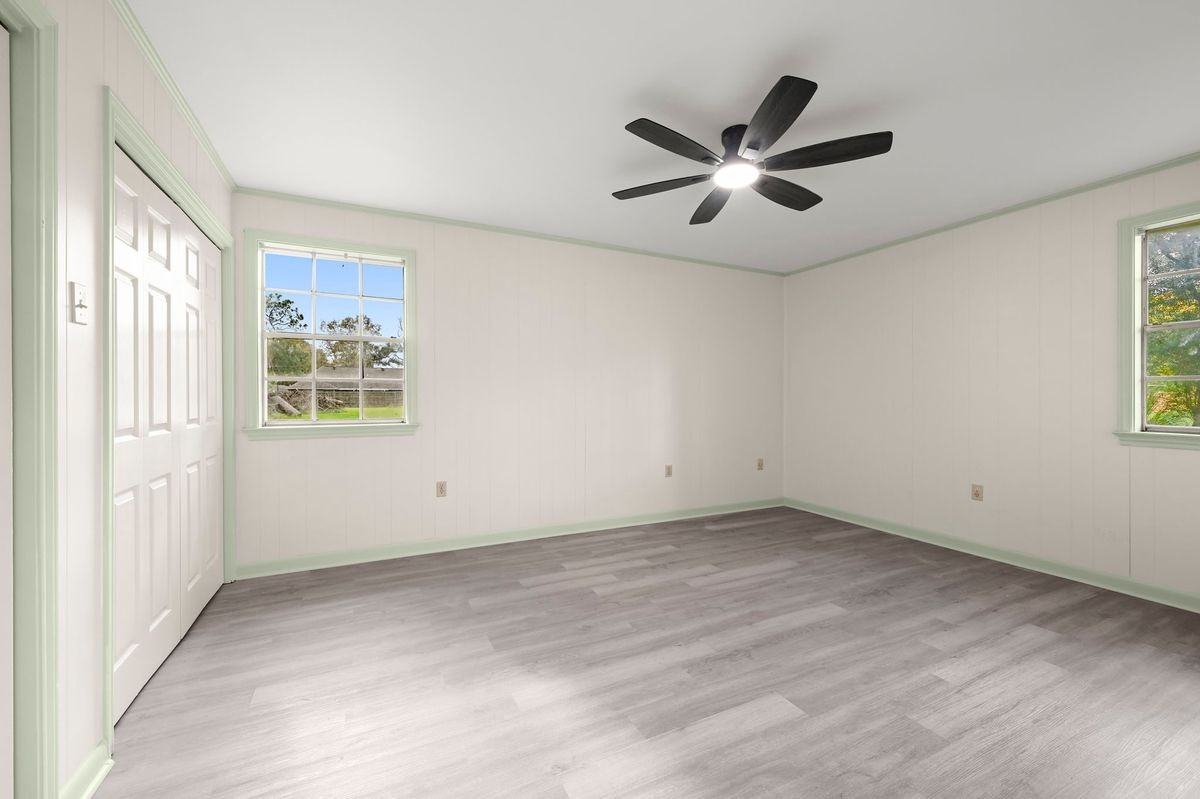 9556 Fairway Dr - Photo 6 of 18