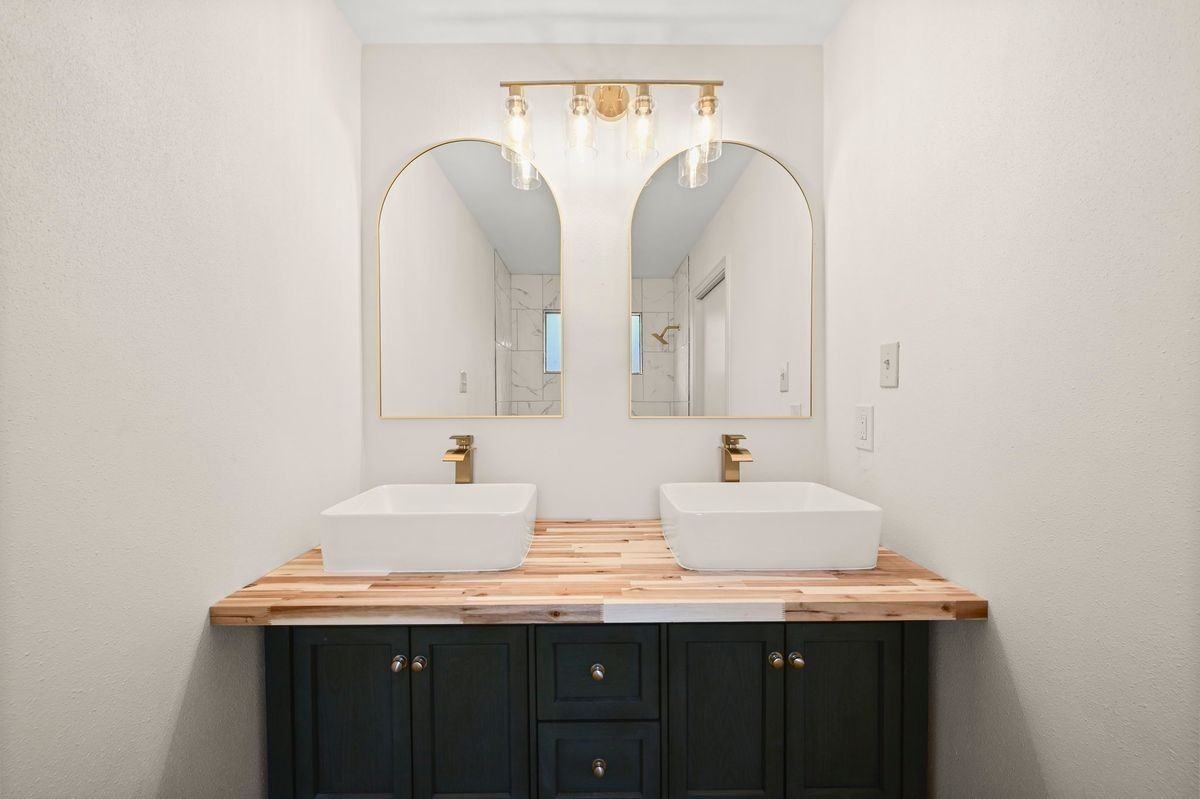 9556 Fairway Dr - Photo 7 of 18