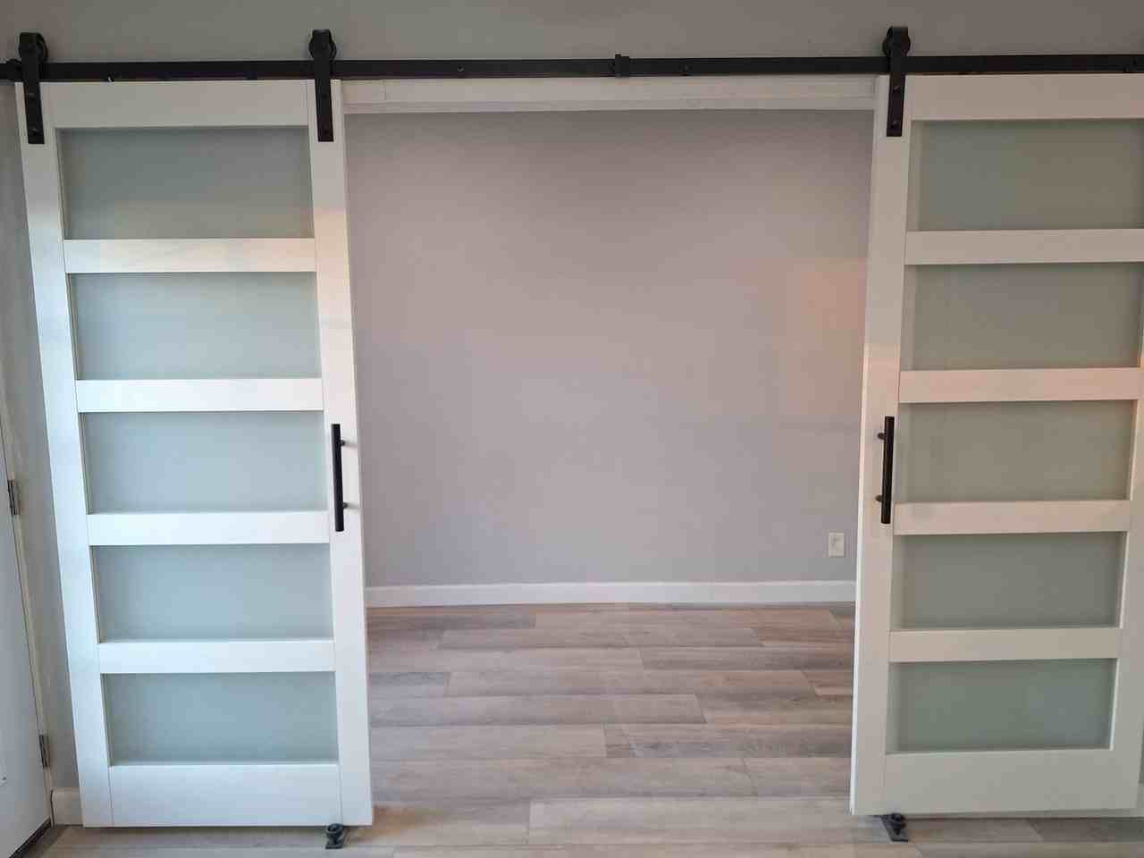 5235 Oxford Ave. - Photo 5 of 16