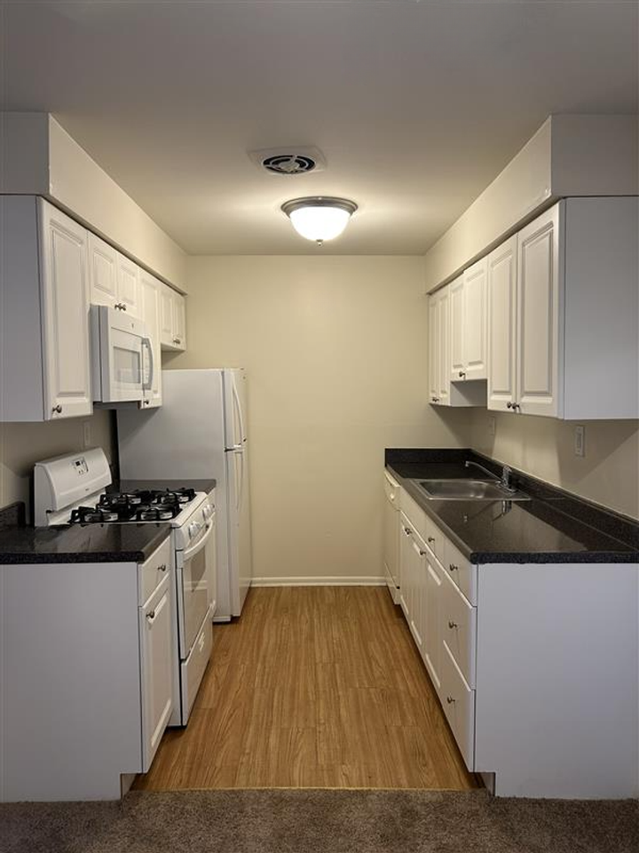 Willow Ridge Apartments - Photo 6 of 50
