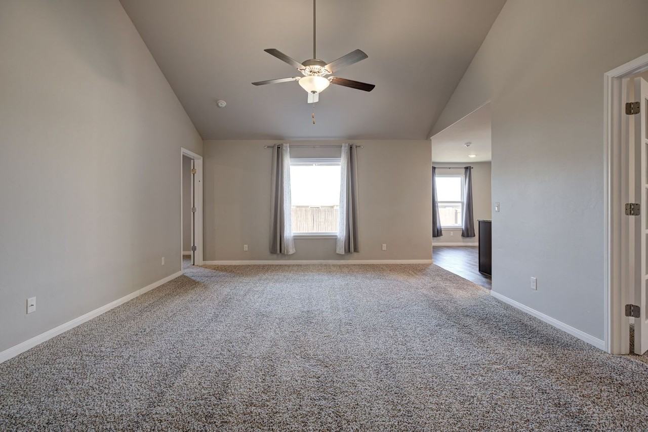 1612 Maroon Dr - Photo 5 of 42