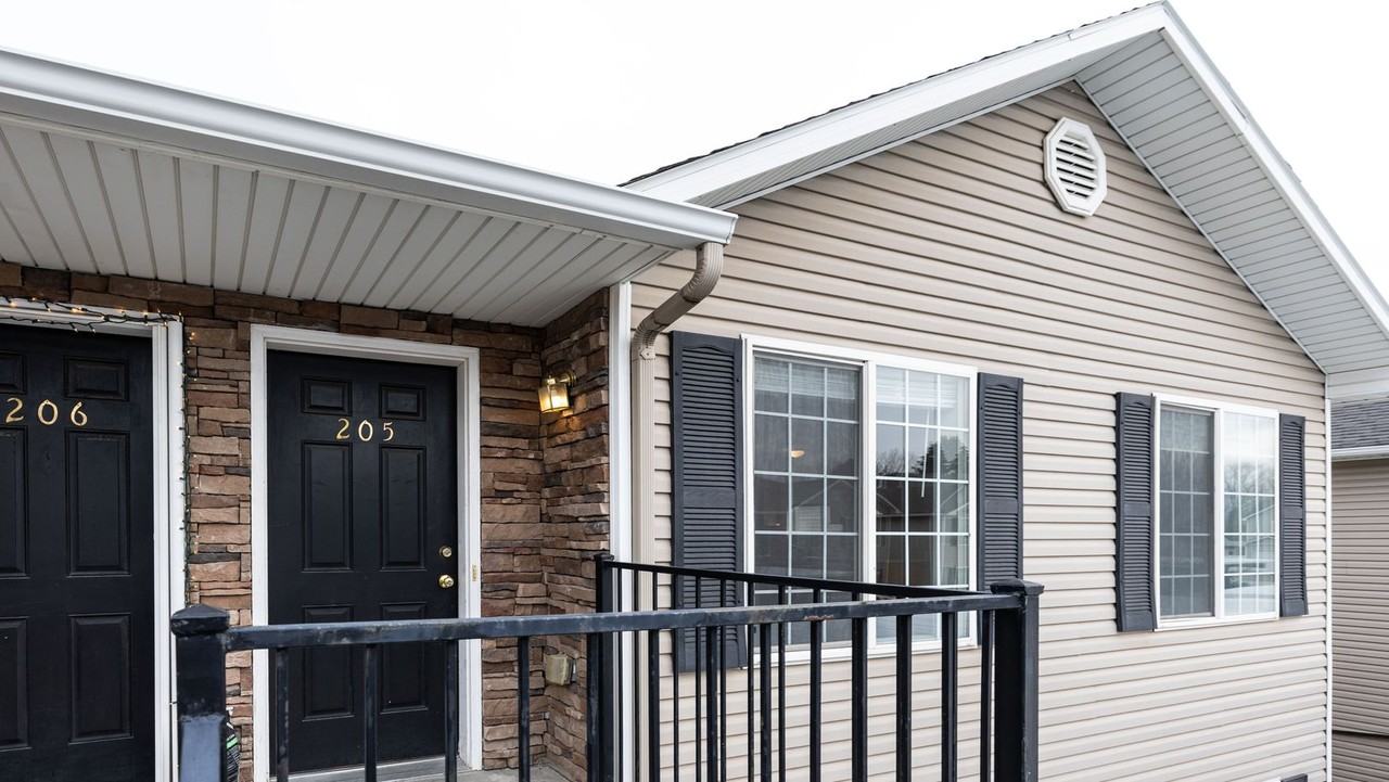 520 W 7th S #205 - Photo 3 of 16