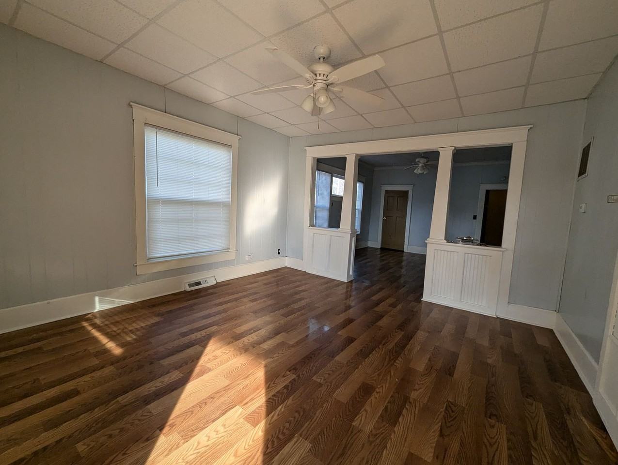 413 S Broadway St - Photo 3 of 4