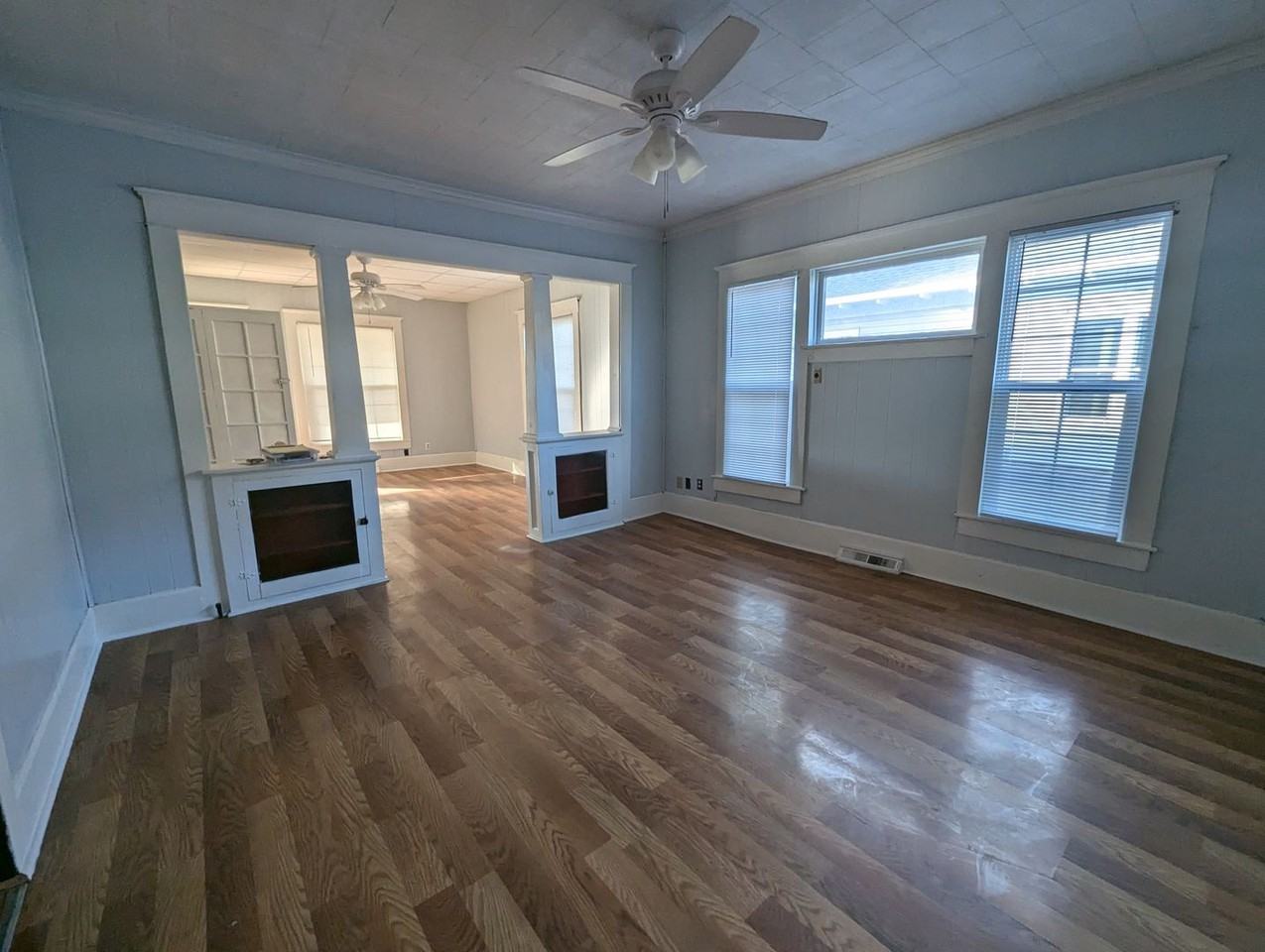 413 S Broadway St - Photo 4 of 4