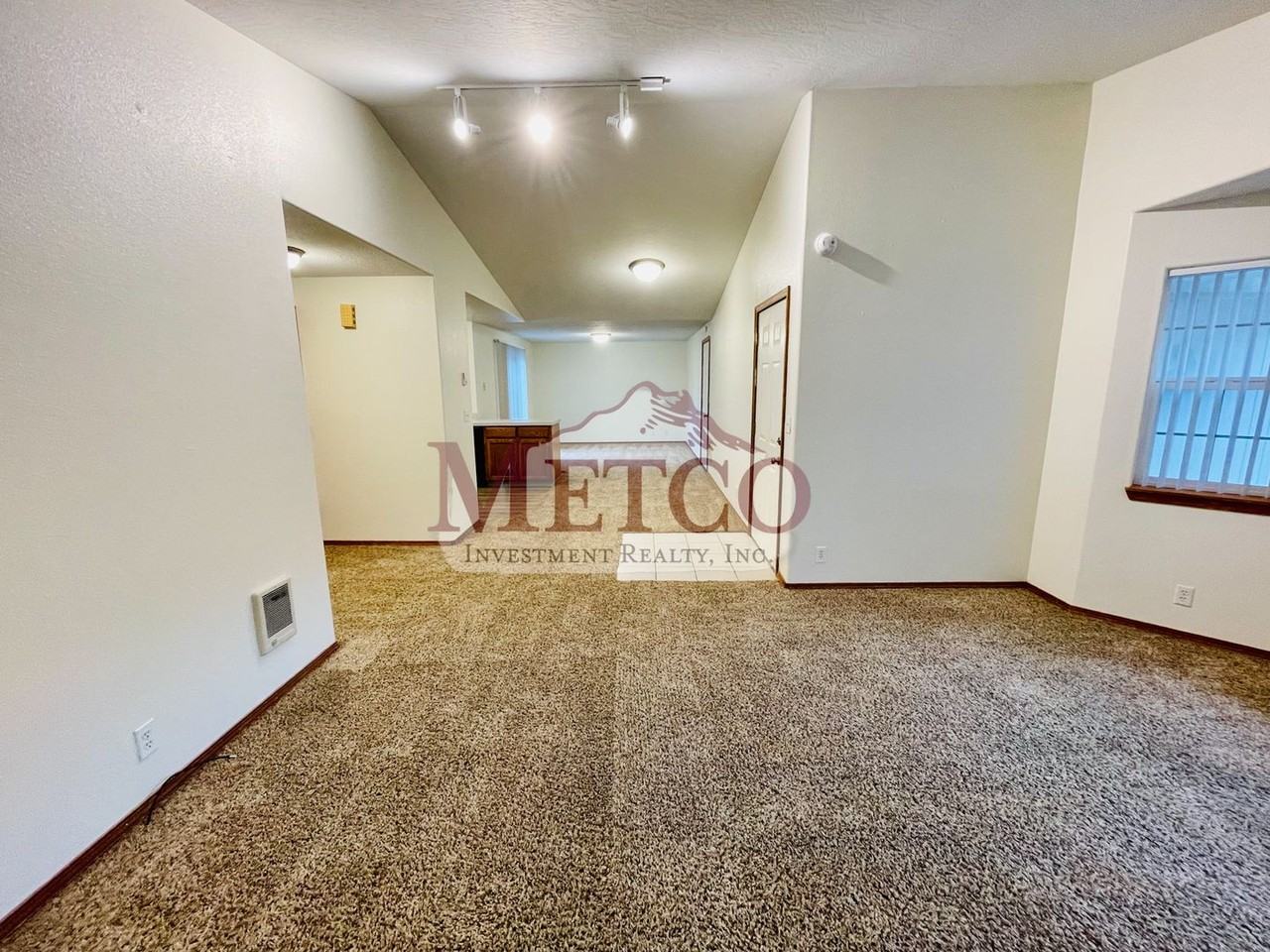 488 S 70th St - Photo 3 of 15