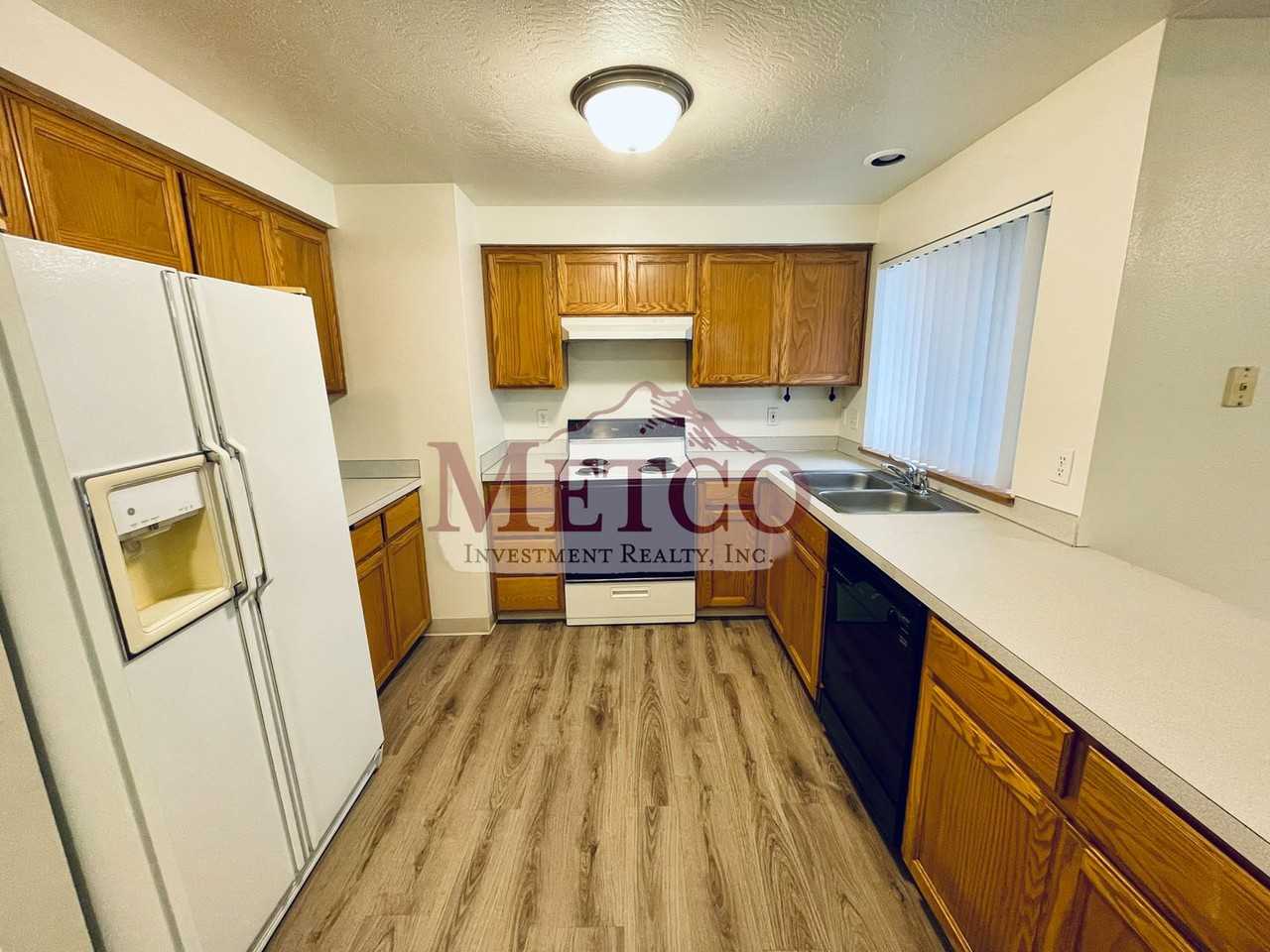 488 S 70th St - Photo 4 of 15