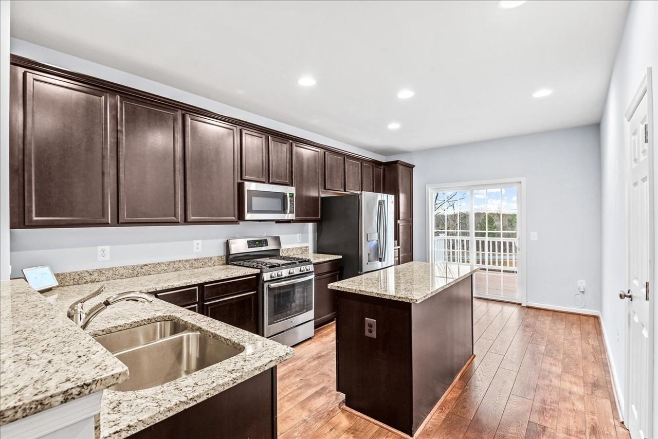 106 Conestoga Ln - Photo 7 of 36