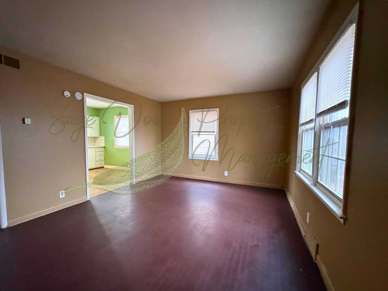 1106 N Union St - Photo 2 of 14