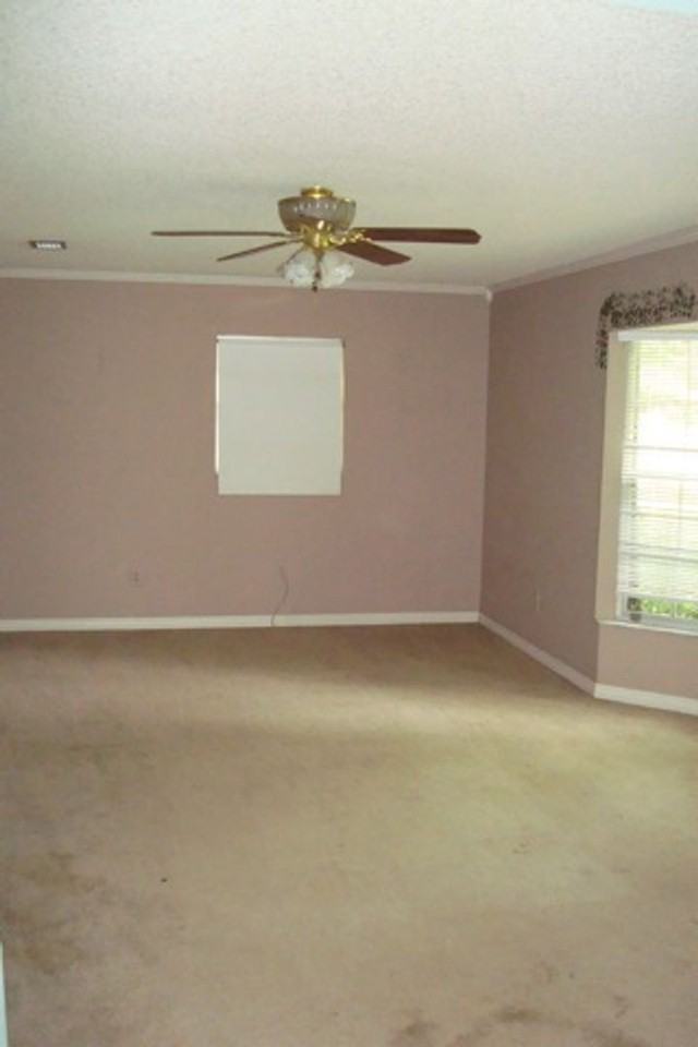 5933 111th St - Photo 2 of 12