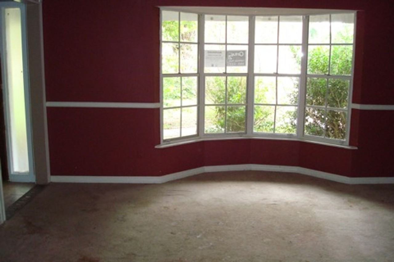 5933 111th St - Photo 5 of 12