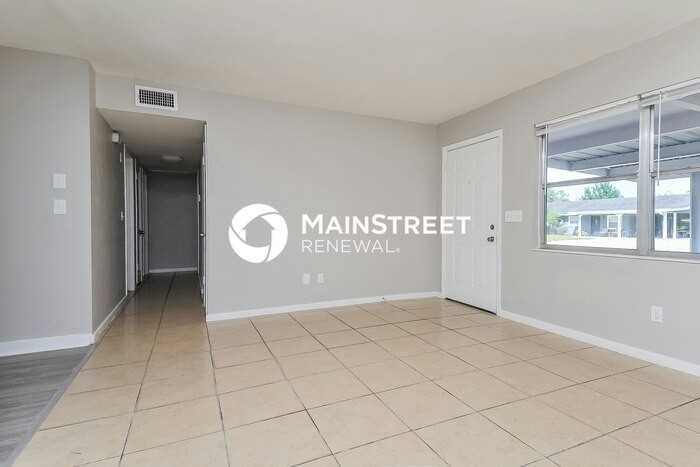 2408 Avenue A Nw - Photo 4 of 16