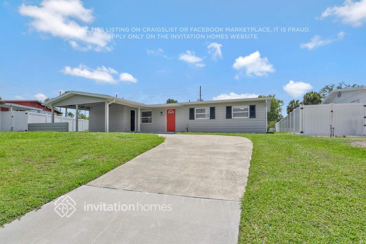 6735 Precourt Dr - Photo 3 of 28