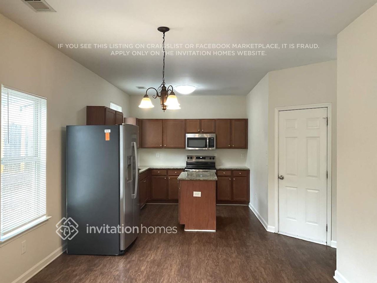 319 Village Broad St - Photo 3 of 10