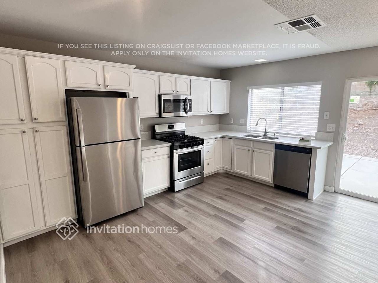 214 Appian Way - Photo 2 of 15