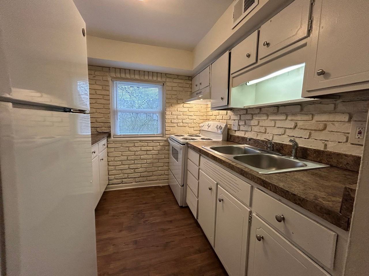 Creekstone Village - Photo 7 of 30