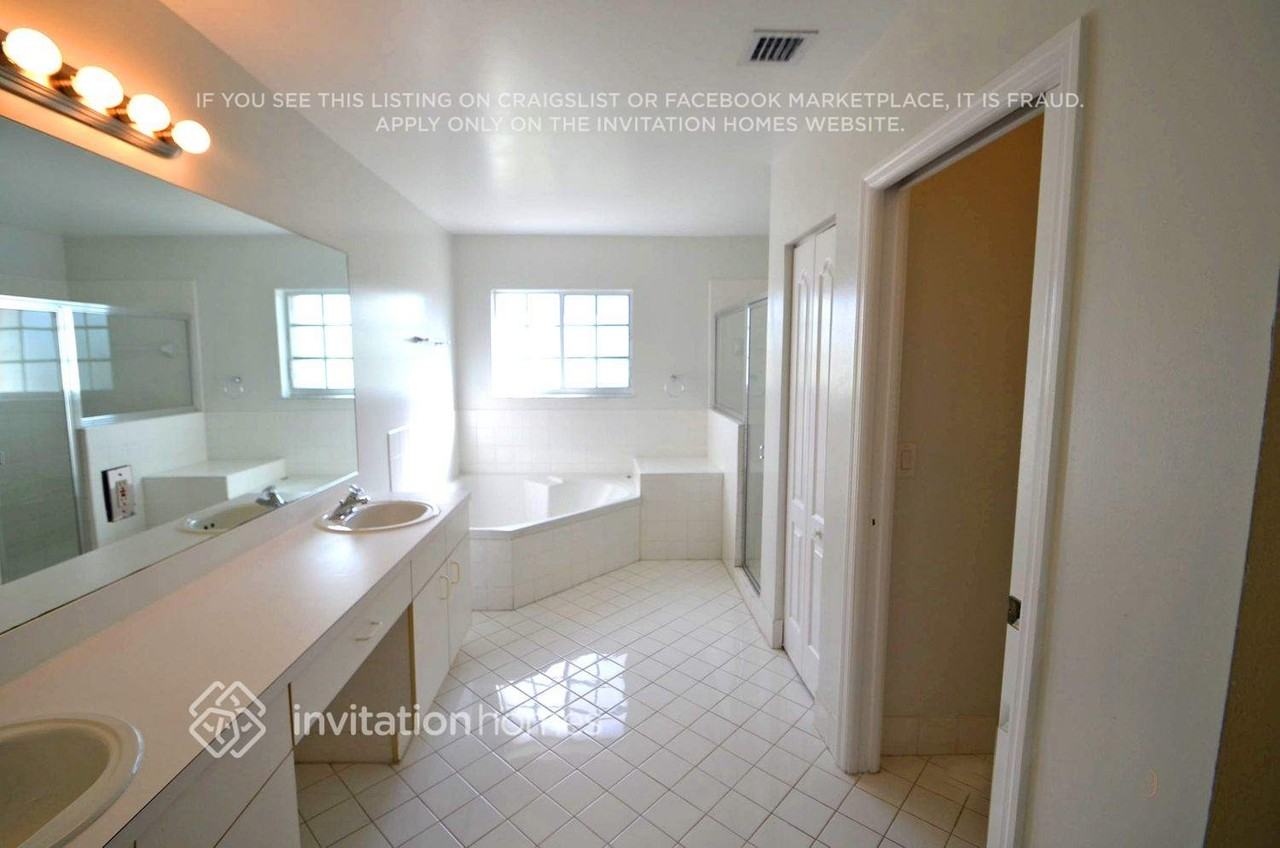 14318 Sw 154th Pl - Photo 6 of 8