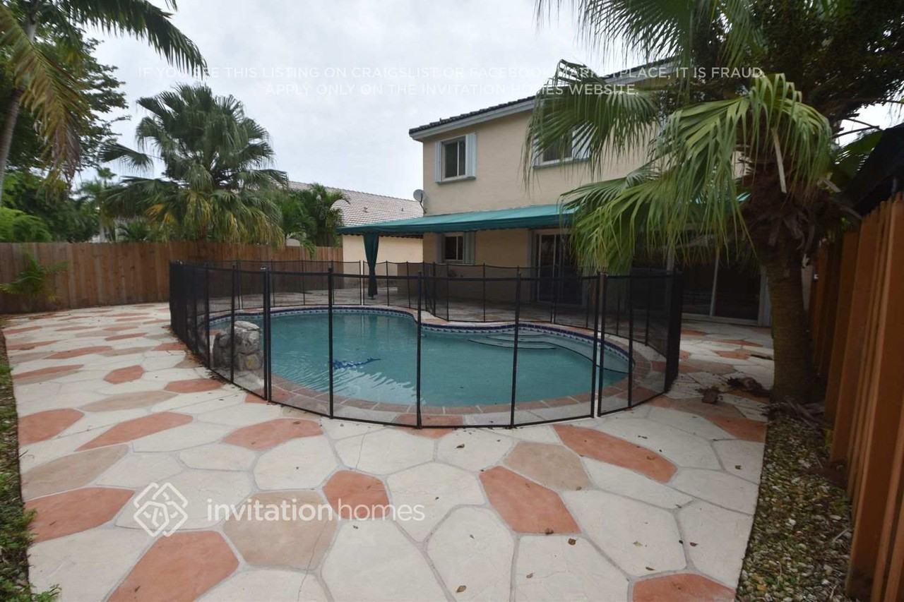 14318 Sw 154th Pl - Photo 7 of 8