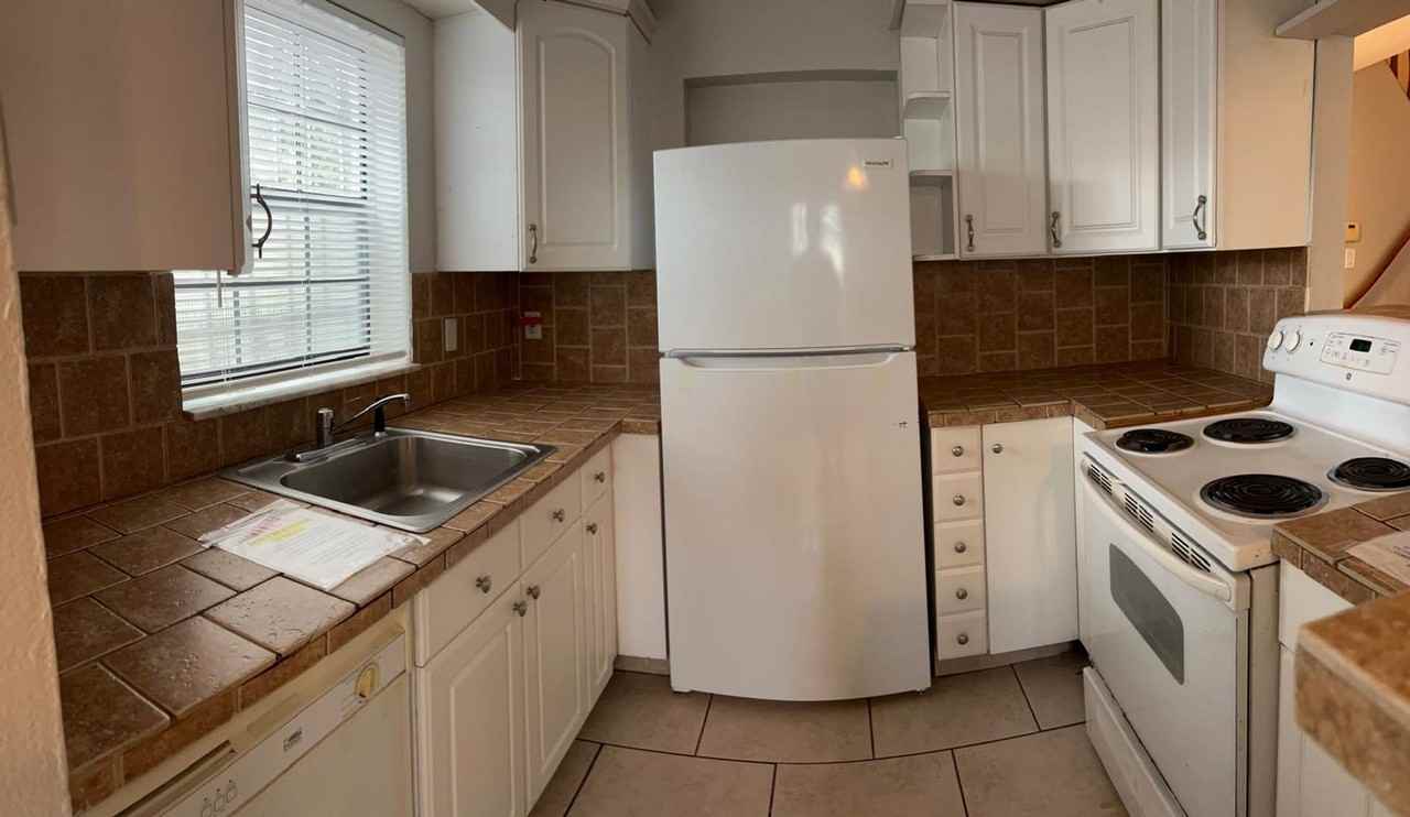 1240 Nw 6th Ave - Photo 6 of 50