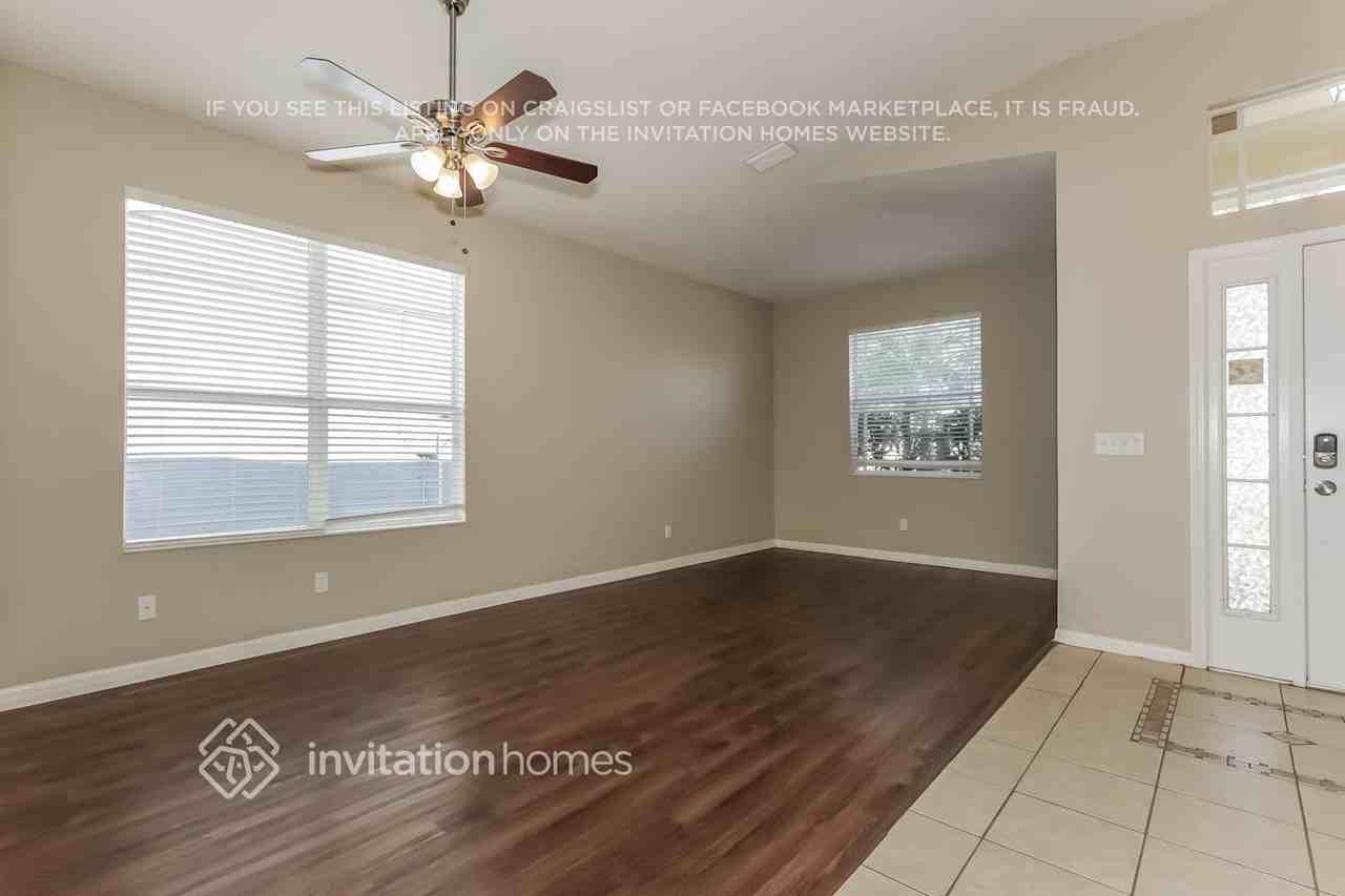 8716 Sandy Plains Dr - Photo 4 of 17