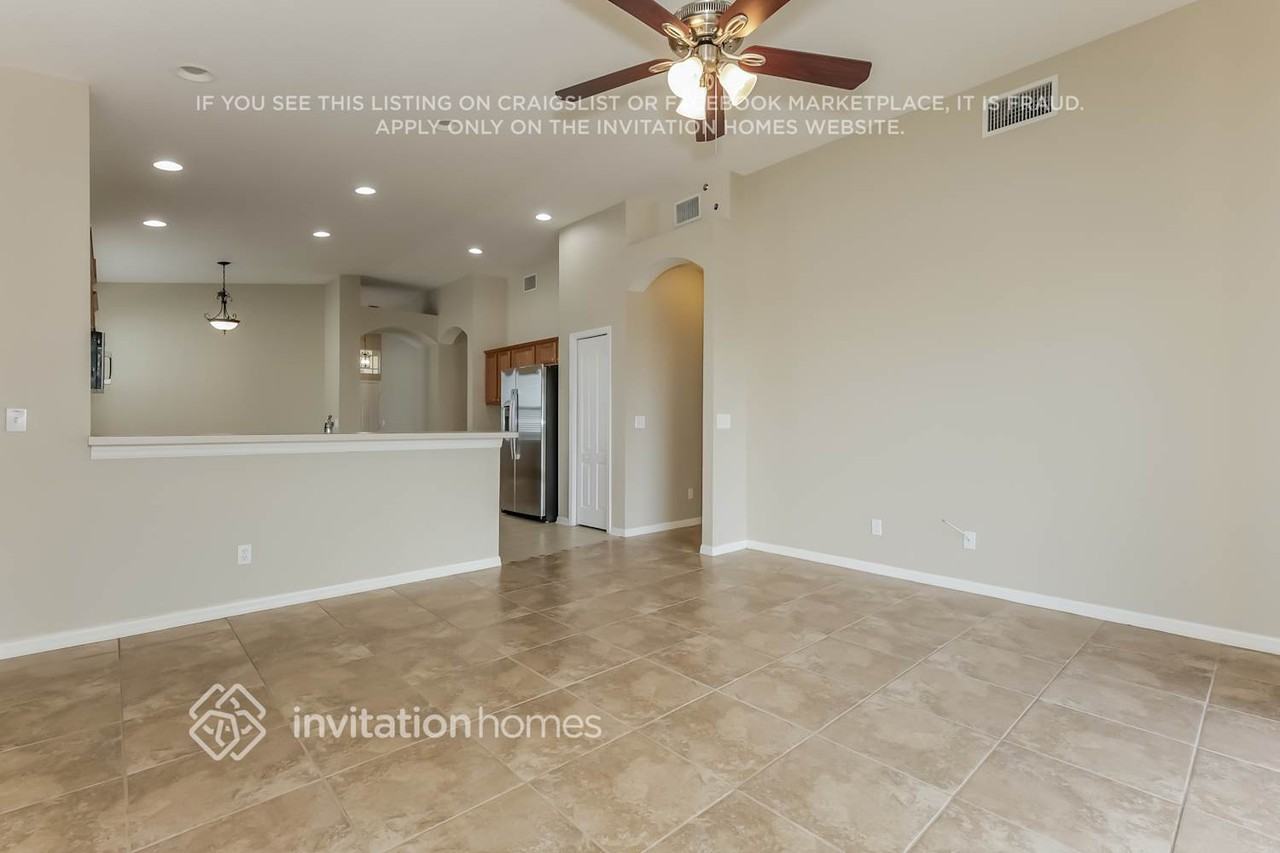 8716 Sandy Plains Dr - Photo 5 of 17