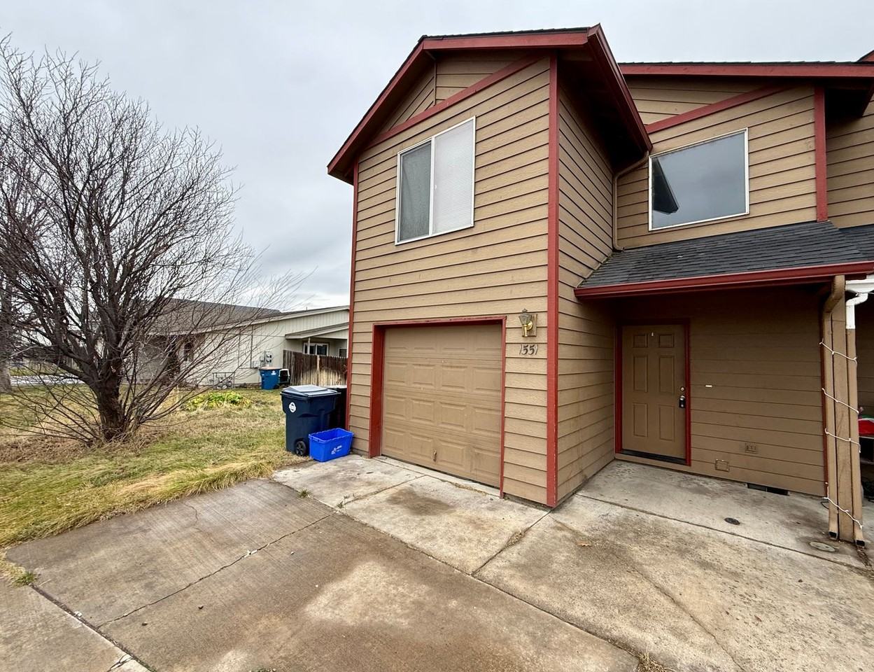 1551 Ne 8th St - Photo 3 of 19