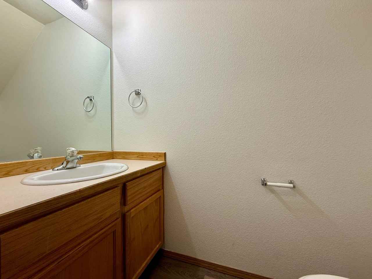 1551 Ne 8th St - Photo 5 of 19