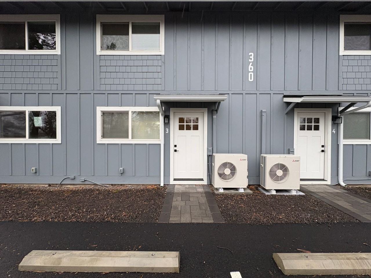 360 Se Railroad St #3 - Photo 2 of 10