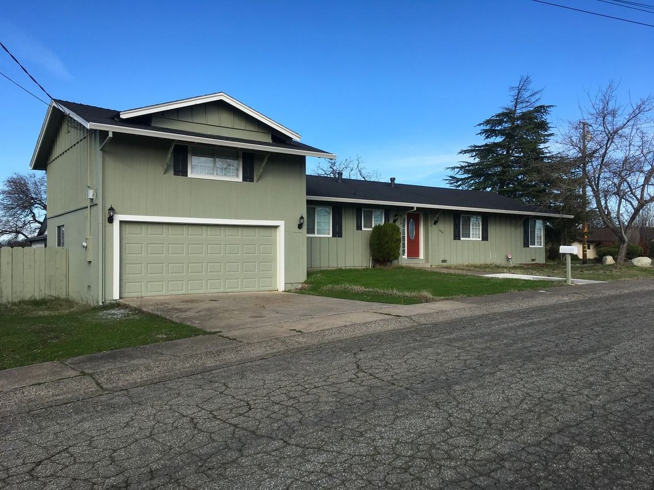 3431 Topaz Ct - Photo 3 of 33