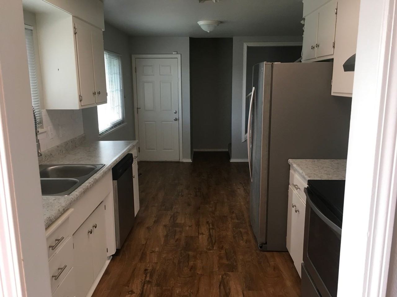 3431 Topaz Ct - Photo 7 of 33