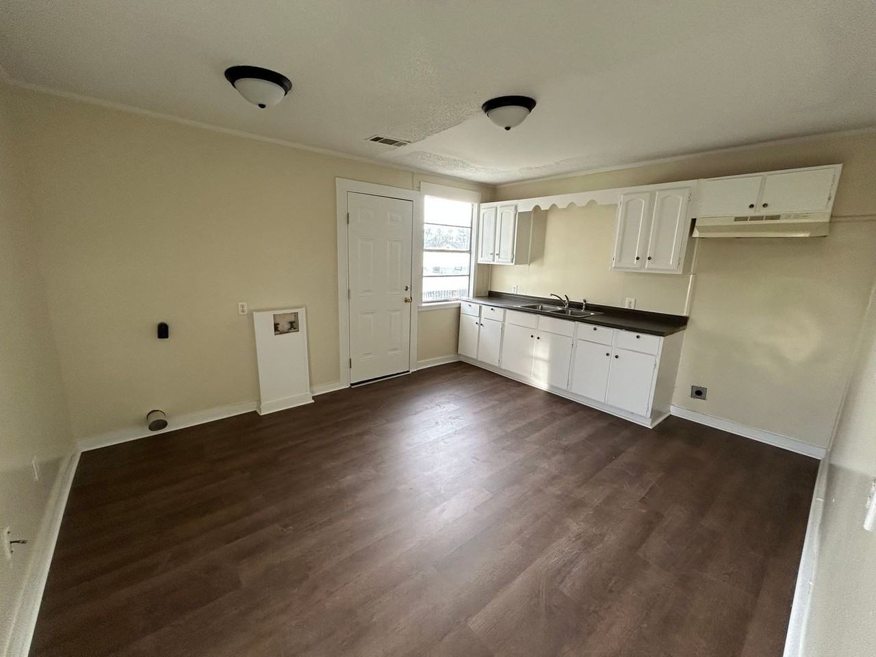 111 Victory Cir - Photo 3 of 7