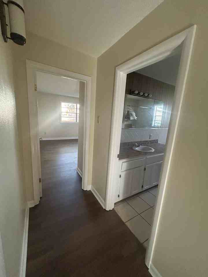 4815 Sherman Dr - Photo 6 of 9