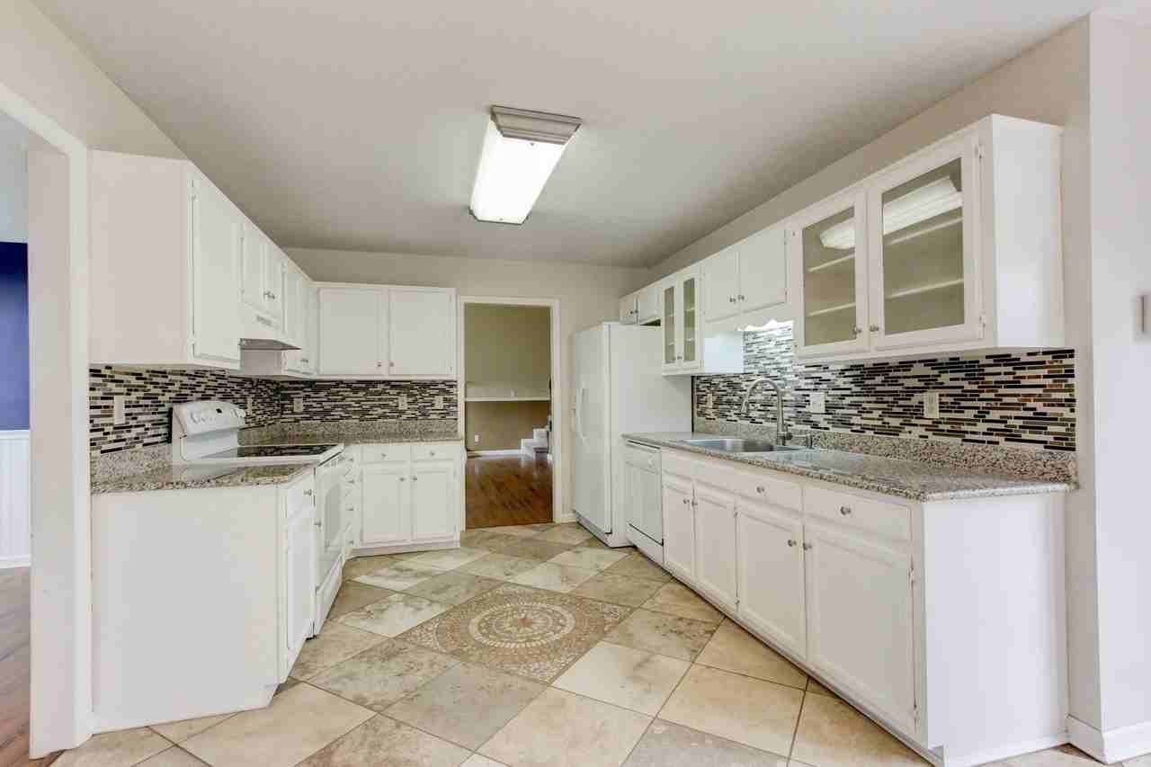 3428 Clearwater Dr - Photo 7 of 23