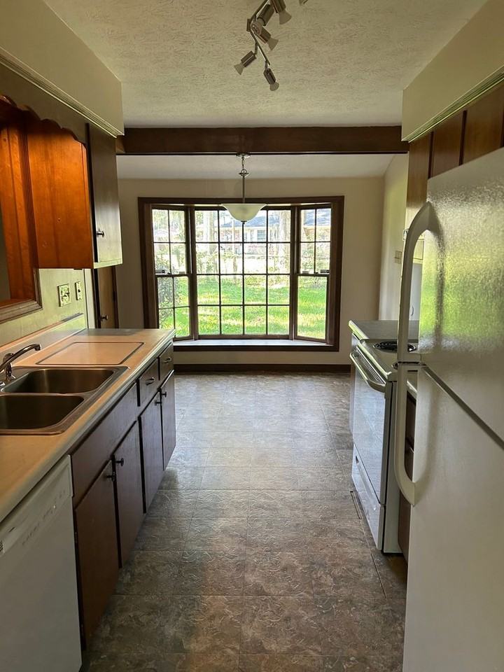 10 Burnt Tree Cir - Photo 7 of 29