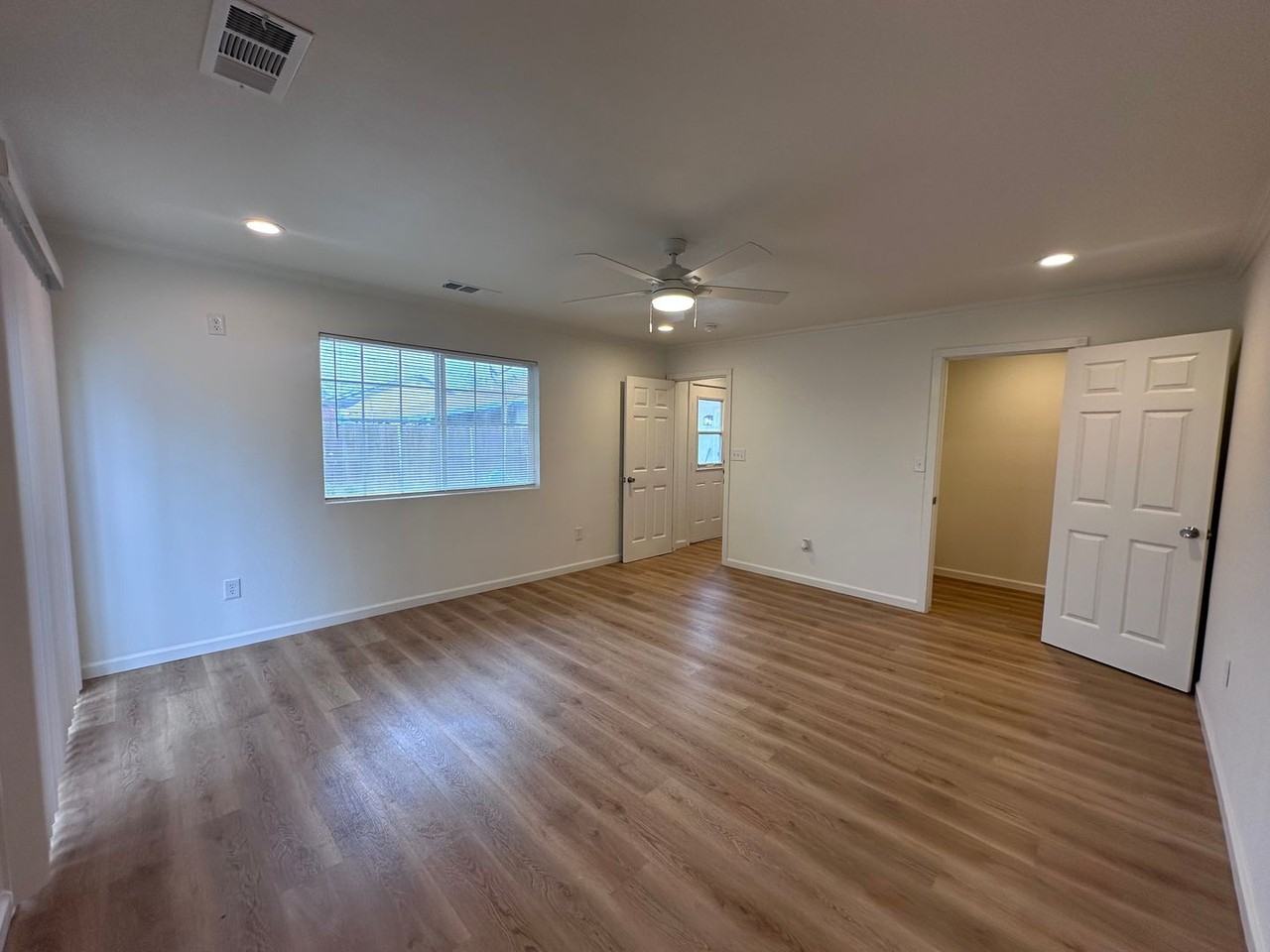 145 N A St - Photo 4 of 15