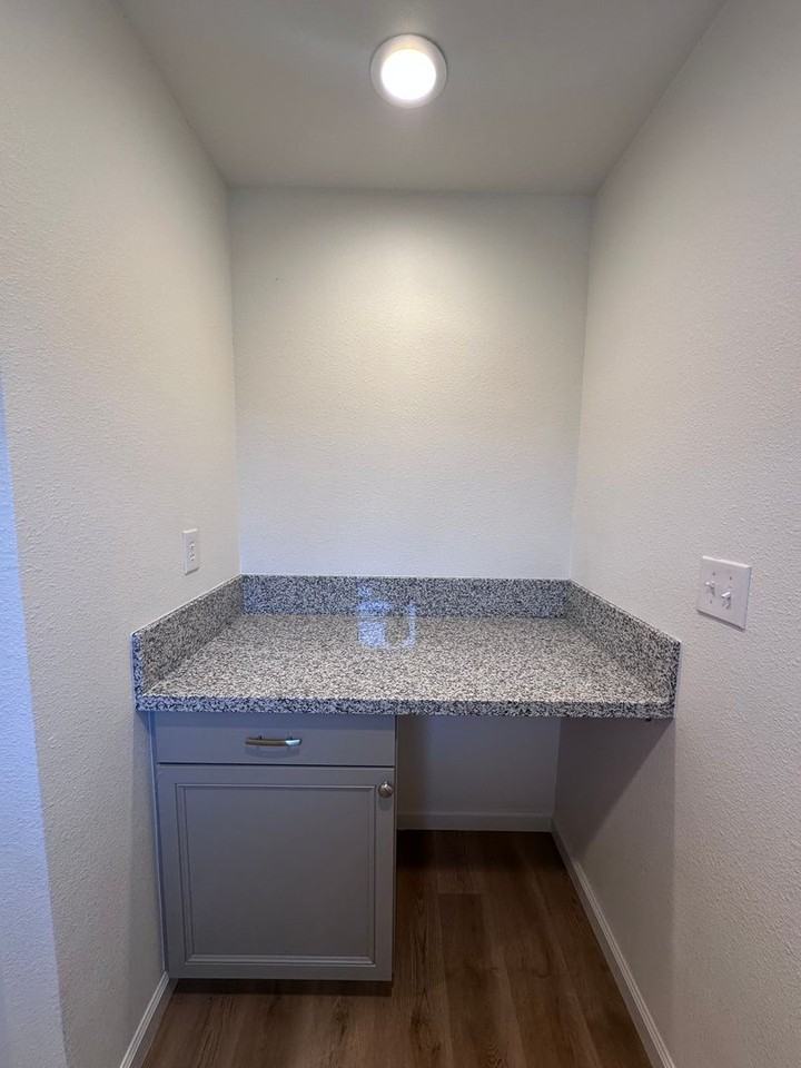 145 N A St - Photo 5 of 15