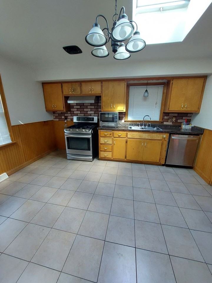 2215 Golf Ave - Photo 3 of 13