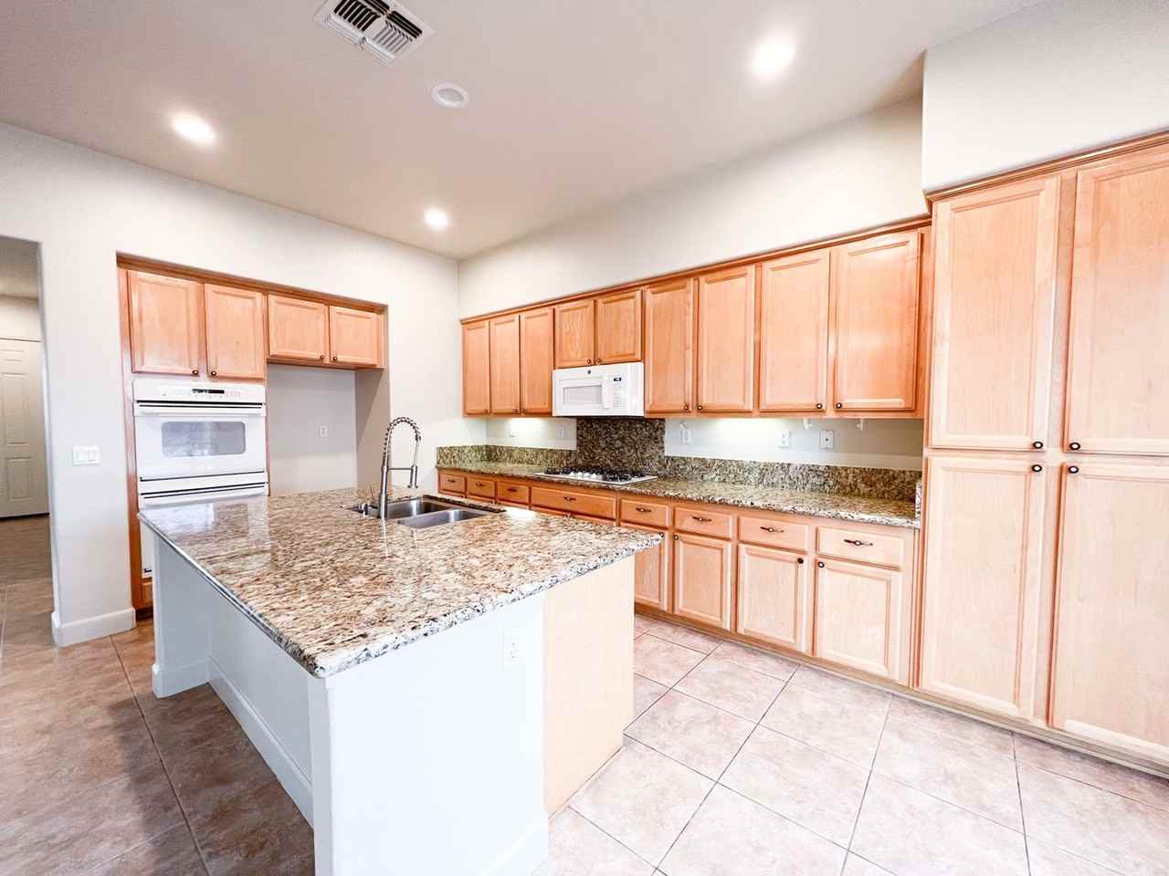 1808 Spokane Rd - Photo 5 of 47